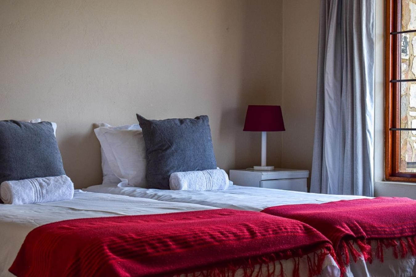 Berryfields Apartment Дълстроом Екстериор снимка