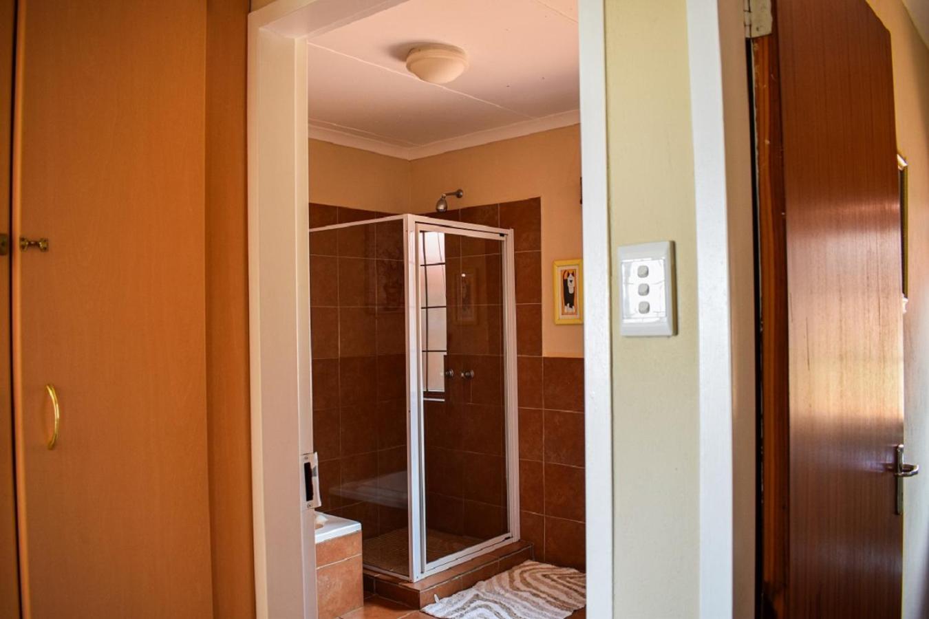 Berryfields Apartment Дълстроом Екстериор снимка