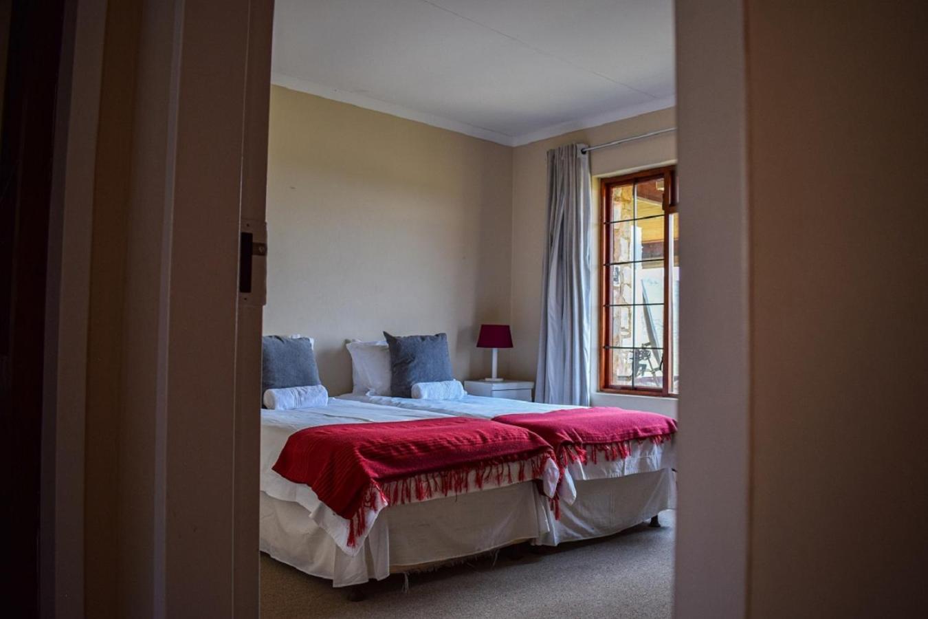 Berryfields Apartment Дълстроом Екстериор снимка