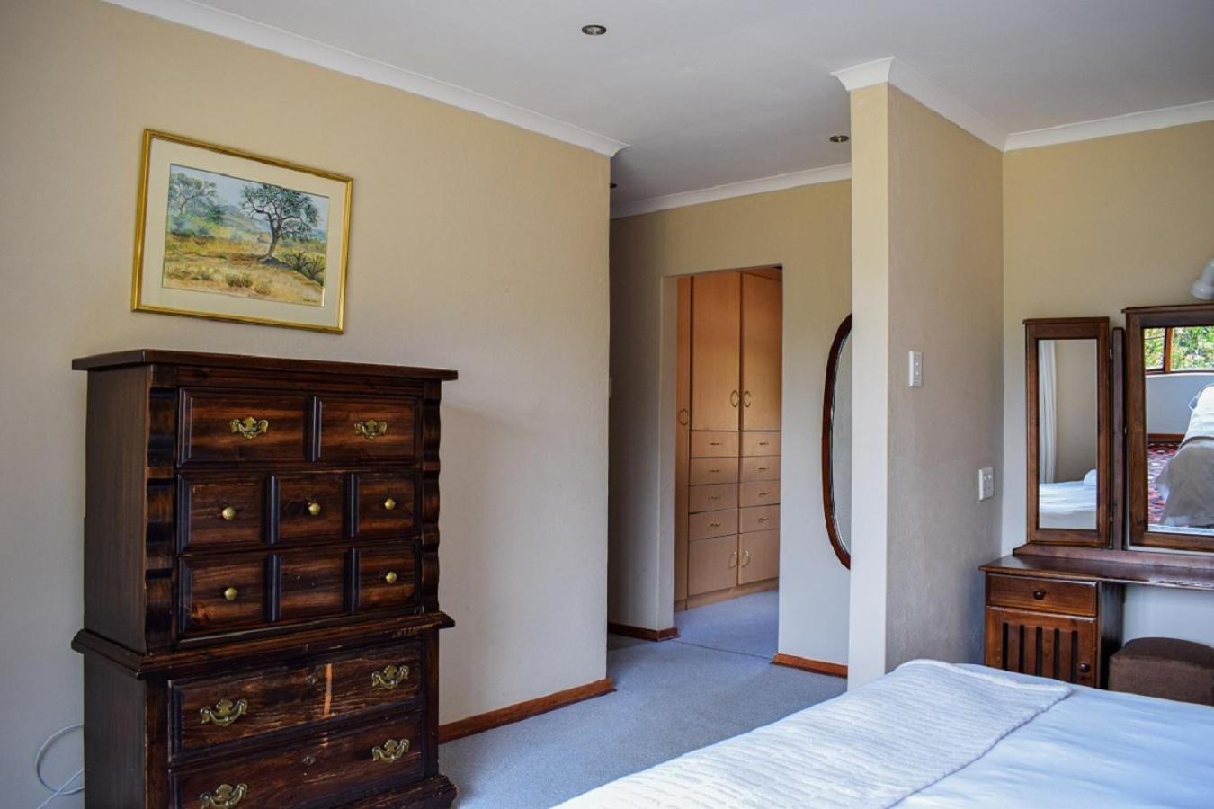 Berryfields Apartment Дълстроом Екстериор снимка