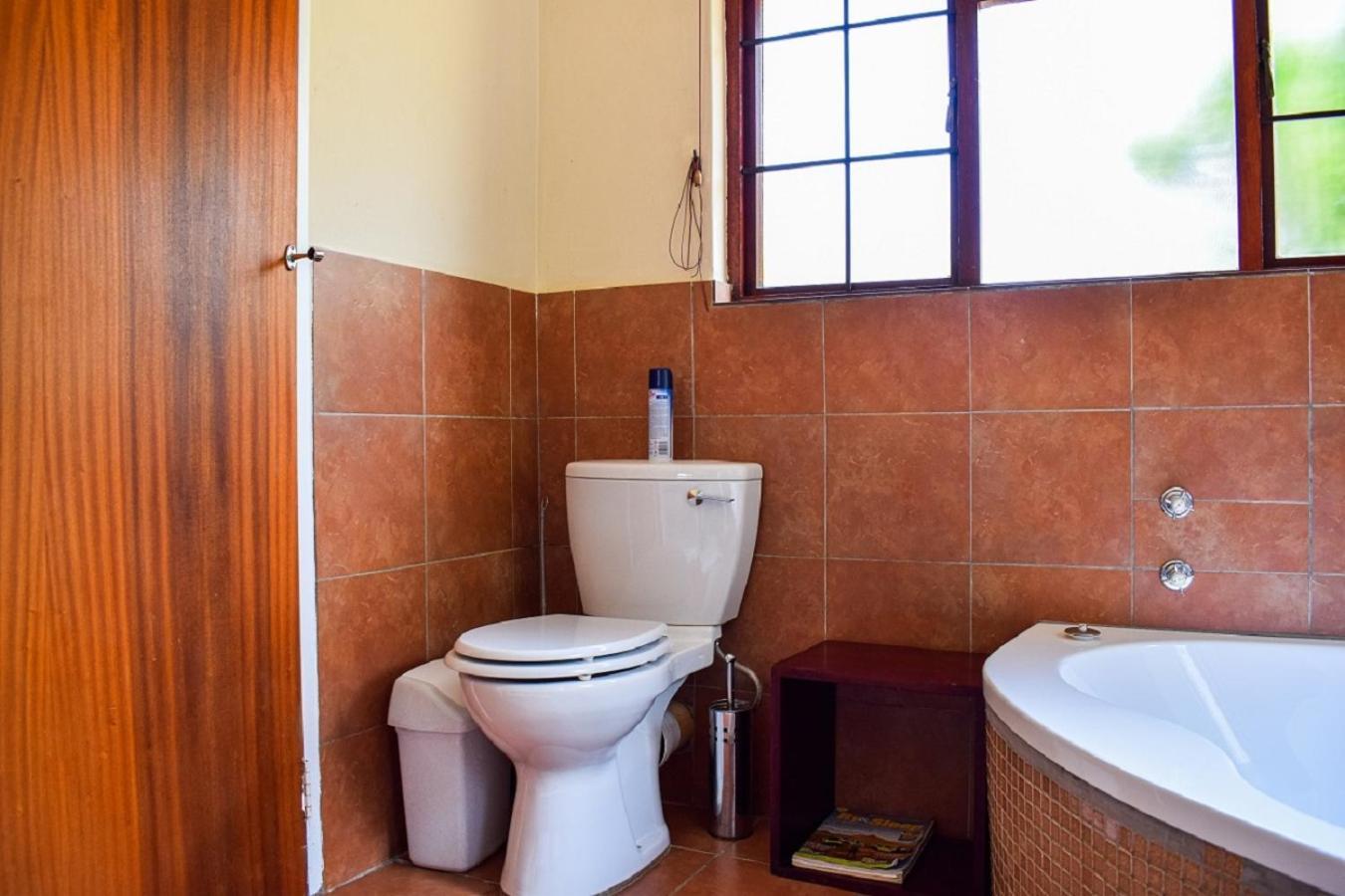 Berryfields Apartment Дълстроом Екстериор снимка