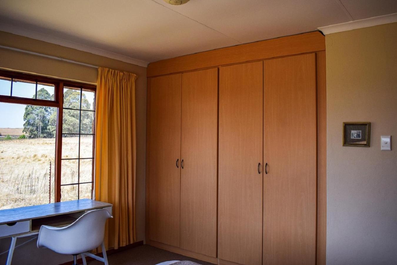 Berryfields Apartment Дълстроом Екстериор снимка